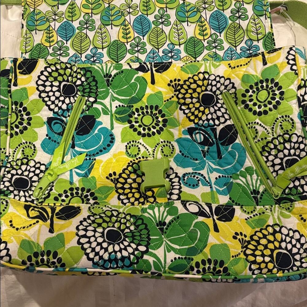 Vera Bradley Limes Up Messenger Bag Retired Print - Picture 4 of 7
